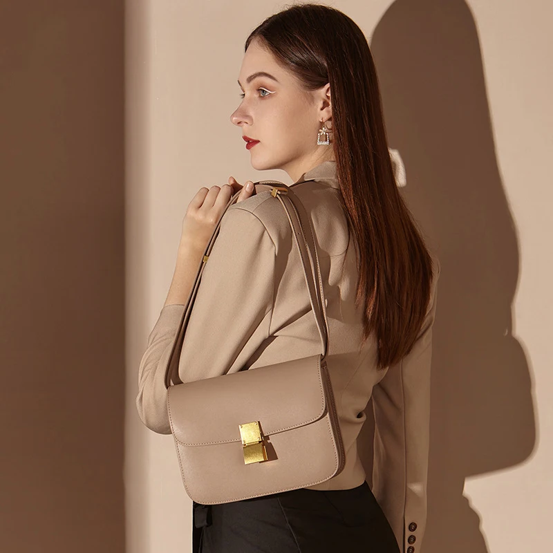 Bolso de hombro cuadrado pequeño para mujer, bandolera de cuero con solapa dividida, estilo Retro Tofu, 2024