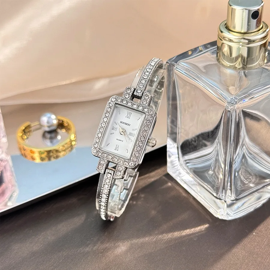 Luxury Square Full Diamon Digital Bracelet Watches for Women Exquisite Gold Bracelet Ladies Dress Clock Gifts Relogio Feminino