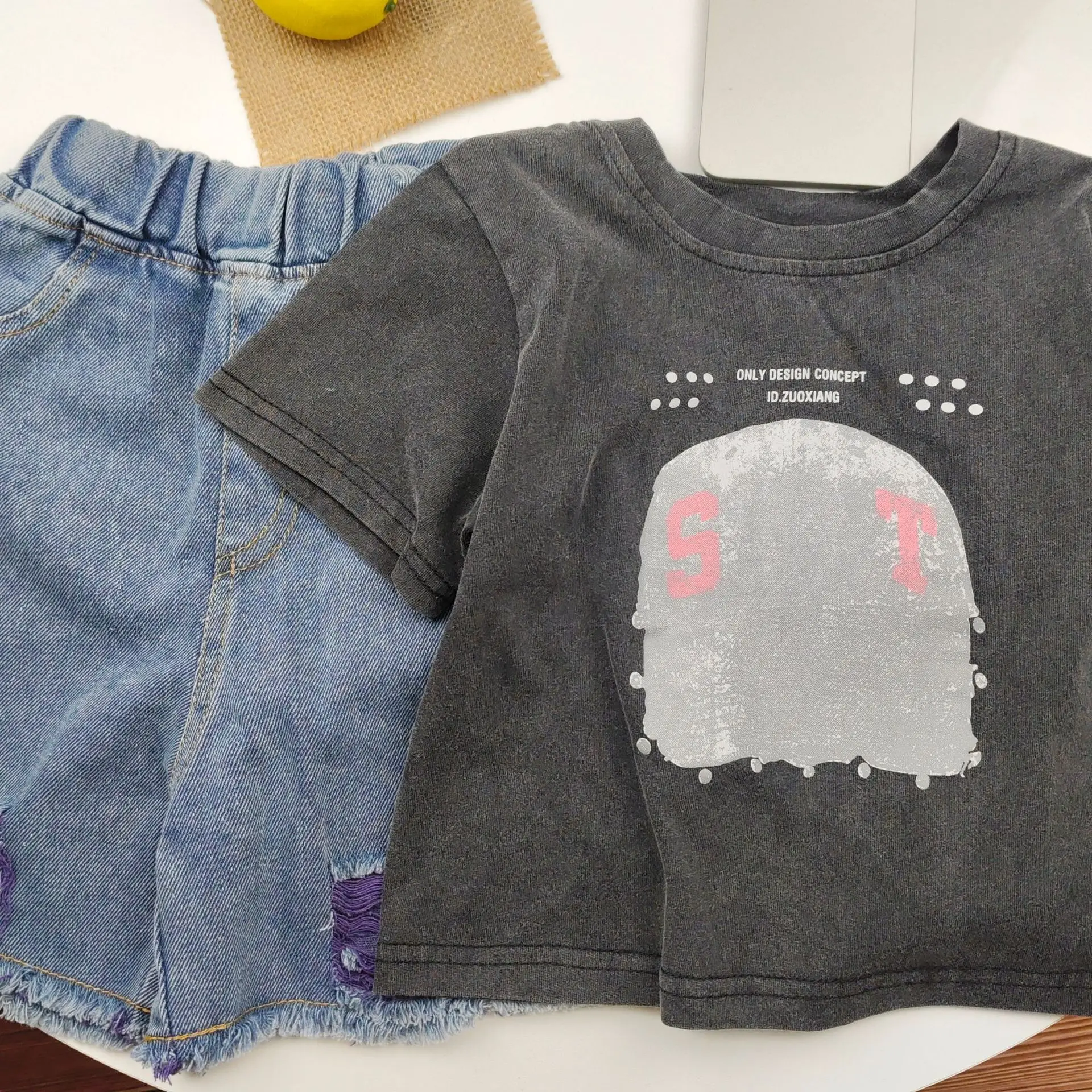 Two Piece Set of Cool Printed Short Sleeved Round Neck T-shirt and blue denim shorts for boys Fashion children Suit 2-10 Years