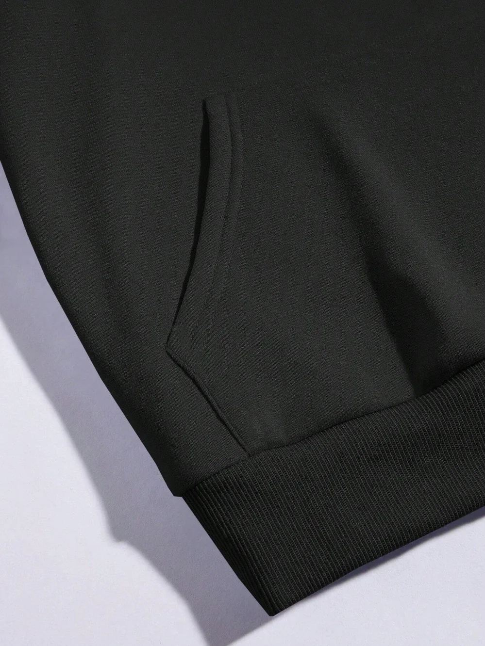 في عام 2025، ستكون بلوزات برسومات شعار Harajuku Casual Everlast عبارة عن ملابس رياضية شتوية كلاسيكية وشعبية للرجال