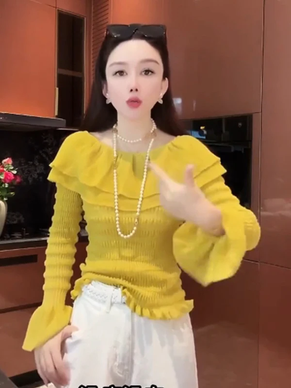 

Yellow Knitted One-Shoulder Long Sleeve Slim Fit Top for Women Casual Style Fashionable Hemline Early Autumn New Arrival