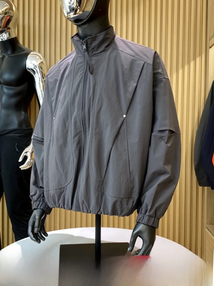 

Loose Fit 3D Tailored Men's Jacket Spring Fashion Casual Outerwear Stand Collar Zipper Closure Breathable Short Style Polyest...