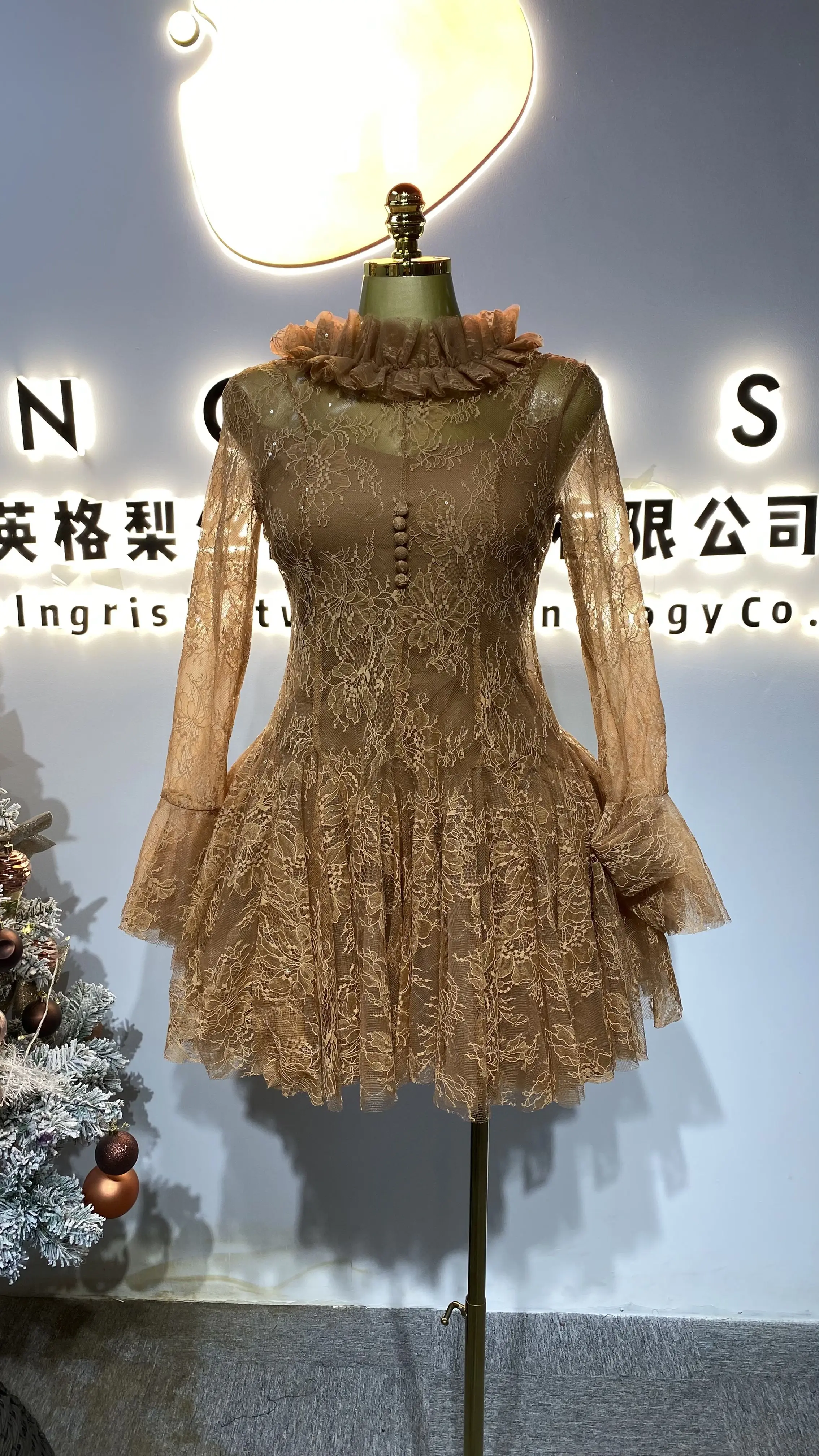 

Premium Wholesale 2025 Autumn New Fashion French Style Stand-up Small Sleeve Waist Lace Women's Clothing-GZXX282