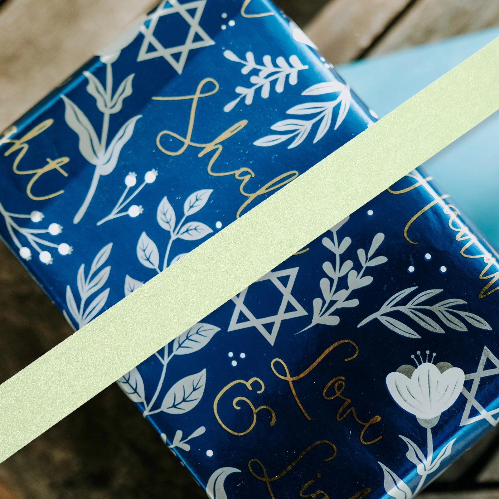 

2 Rolls Pure Color Scrapbook Tape Easy Use Decorative Adhesive Tape for Planner Notebooks Gift Boxes DIY Crafts Journaling