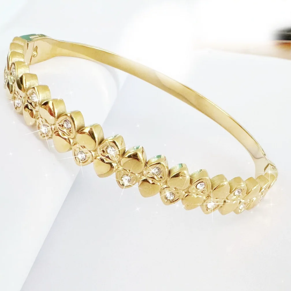 

5 Pieces Gold Plated 18K Gold Plated Stainless Steel Classic Heart Shape Bangle Jewelry Gift Geometric Design Trendy