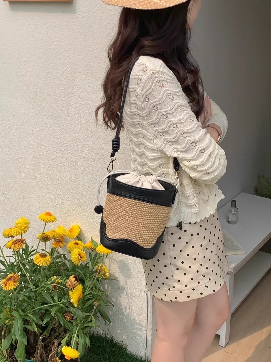 New Popular Trendy Bucket Bag 2024 Patchwork Designed Straw Shoulder Bag For Vacation Vintage Holiday Beach Woven Underarm Bags