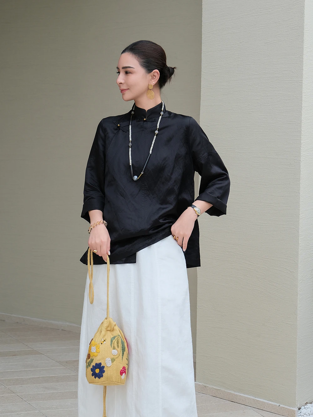 

Mallin New Chinese Sle Antique Oil Gloss Linen Cotton Copper Bule Bead Needle Crt Slanted Door Front Vintage Stand Coll...