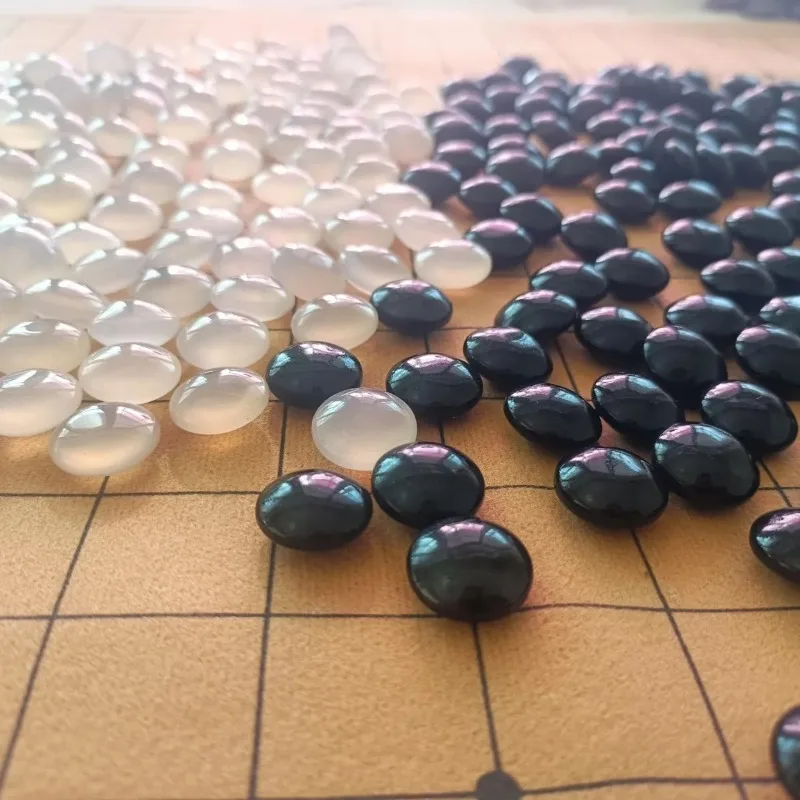 Natural agate Go black and white small chess pieces with a diameter of 16mm, agate has natural texture