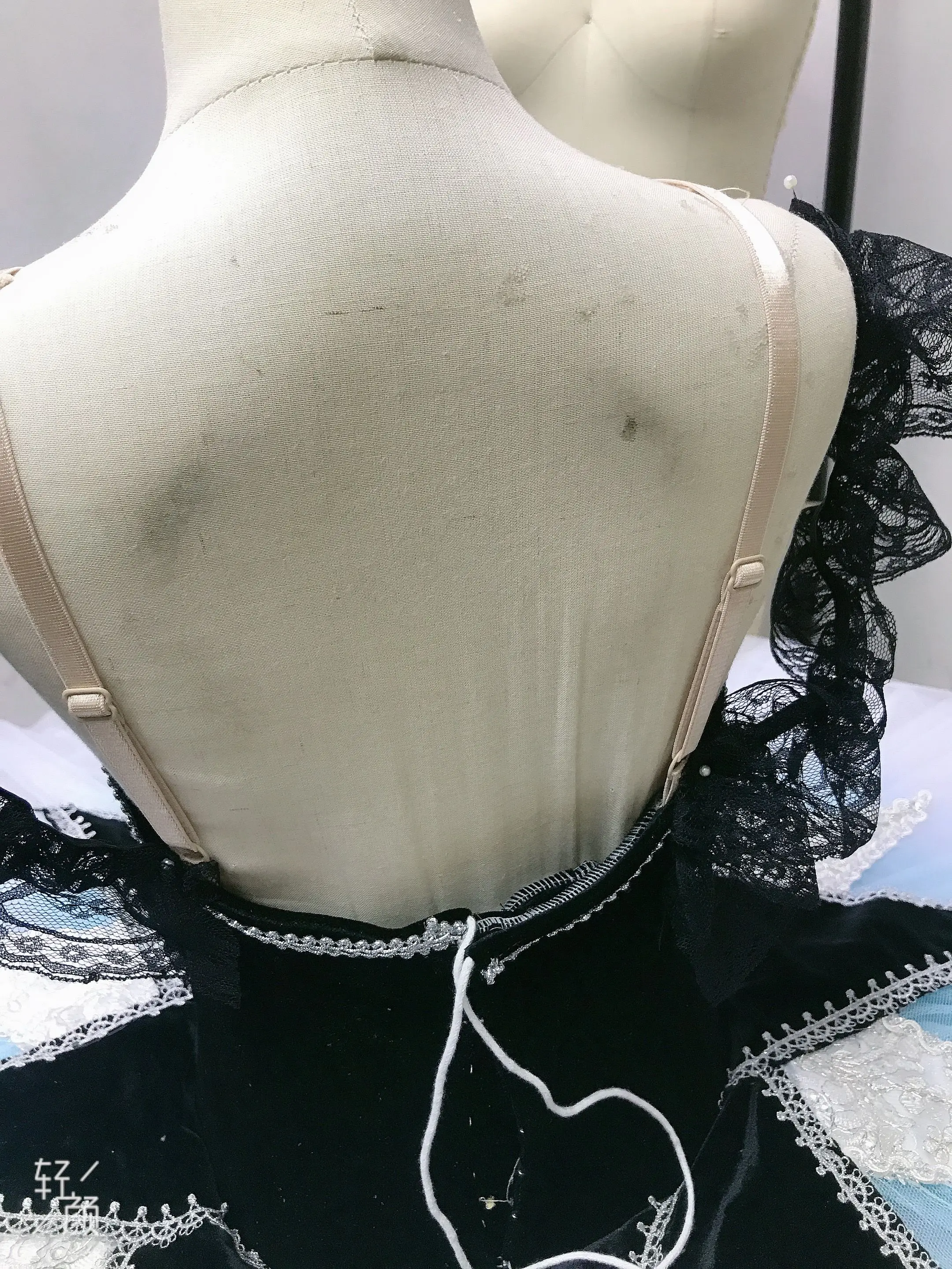 Nieuwe Balletrok Professionele klassieke Pannenkoek Tutu-kostuums