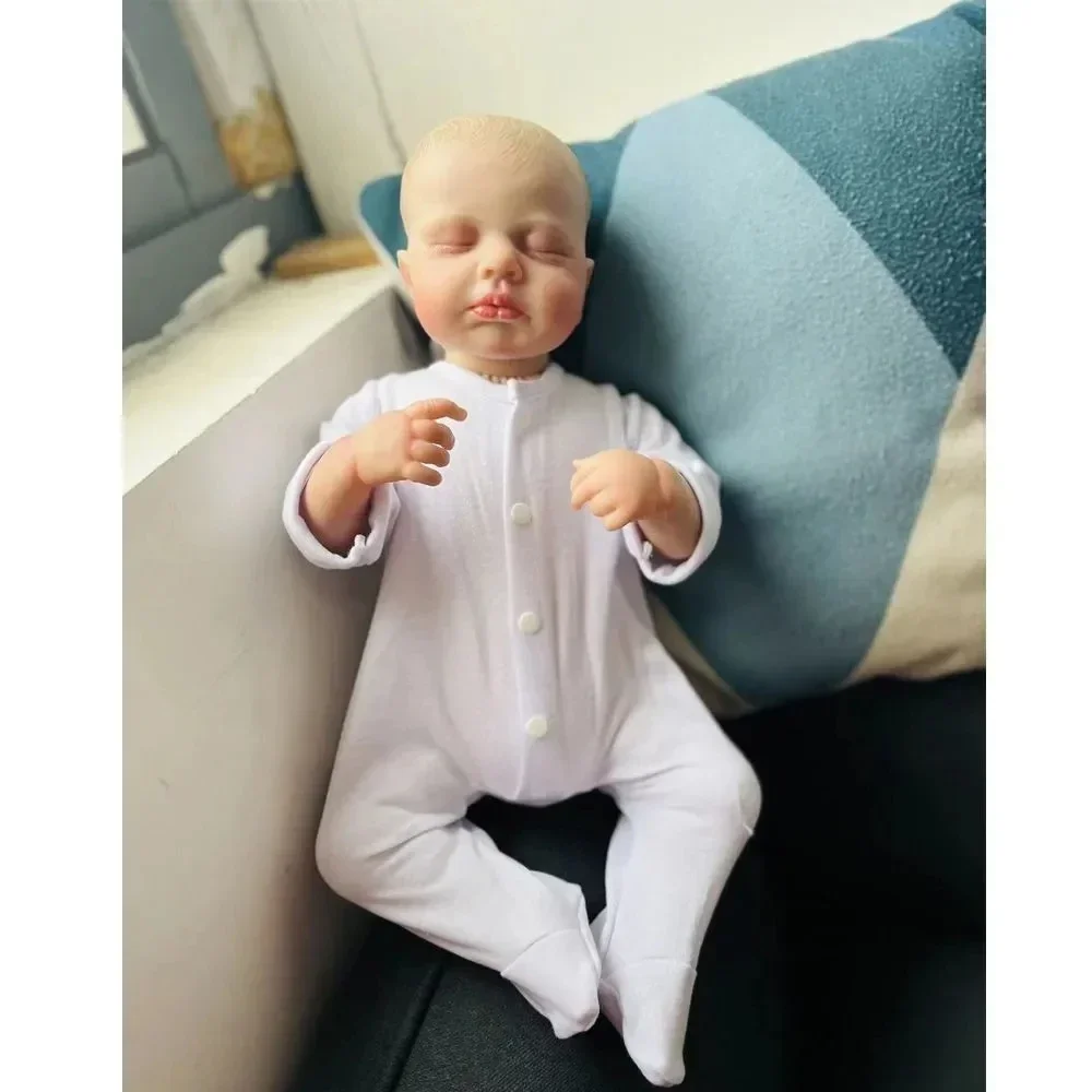 柔らかい布製の体 19インチのリアルな新生児リボーンドール ルル 複数層のペイント 3Dスキン、目に見える静脈付き 手描きの髪