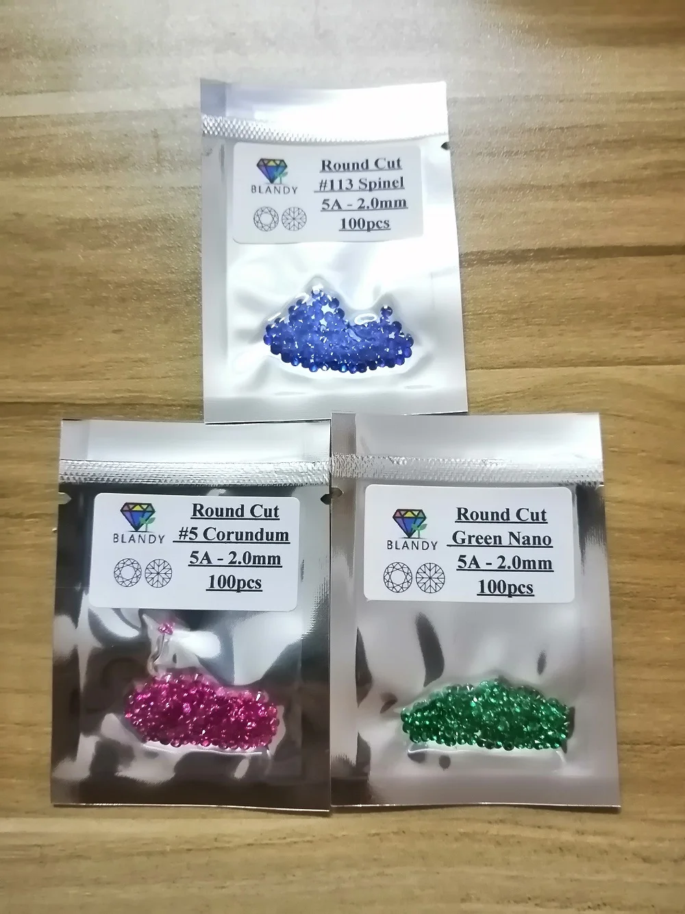 Gorący!! 0,9 ~ 3,0 mm okrągły zielony kamień nano 5A Wysokiej jakości syntetyczny wosk z czerwonego korundu # 113 Niebieski spinel do samodzielnego tworzenia biżuterii