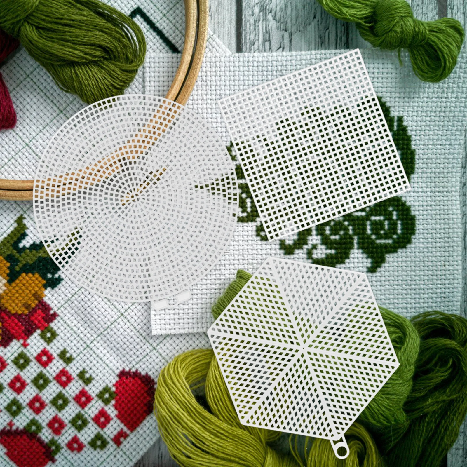 

24Pcs Plastic Canvas Sheets White Grid Panels for Embroidery Cross Stitch Craft Projects Decorative Plastic Mesh Sheets for DIY