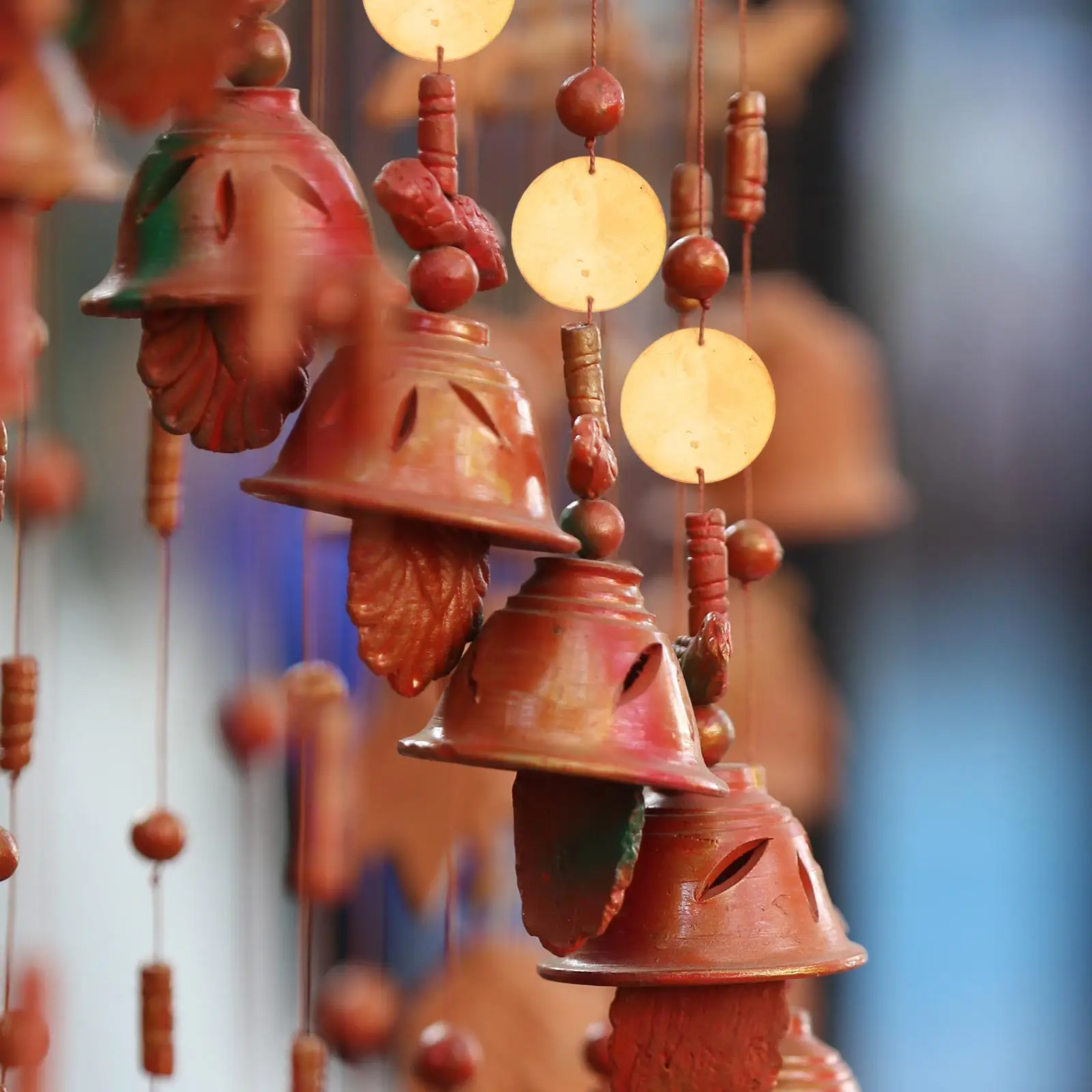 100 Pcs DIY Pendant Decorative Shell Pieces Blue Ornaments Round Shells Charms Material Wind Bell Making Accessories