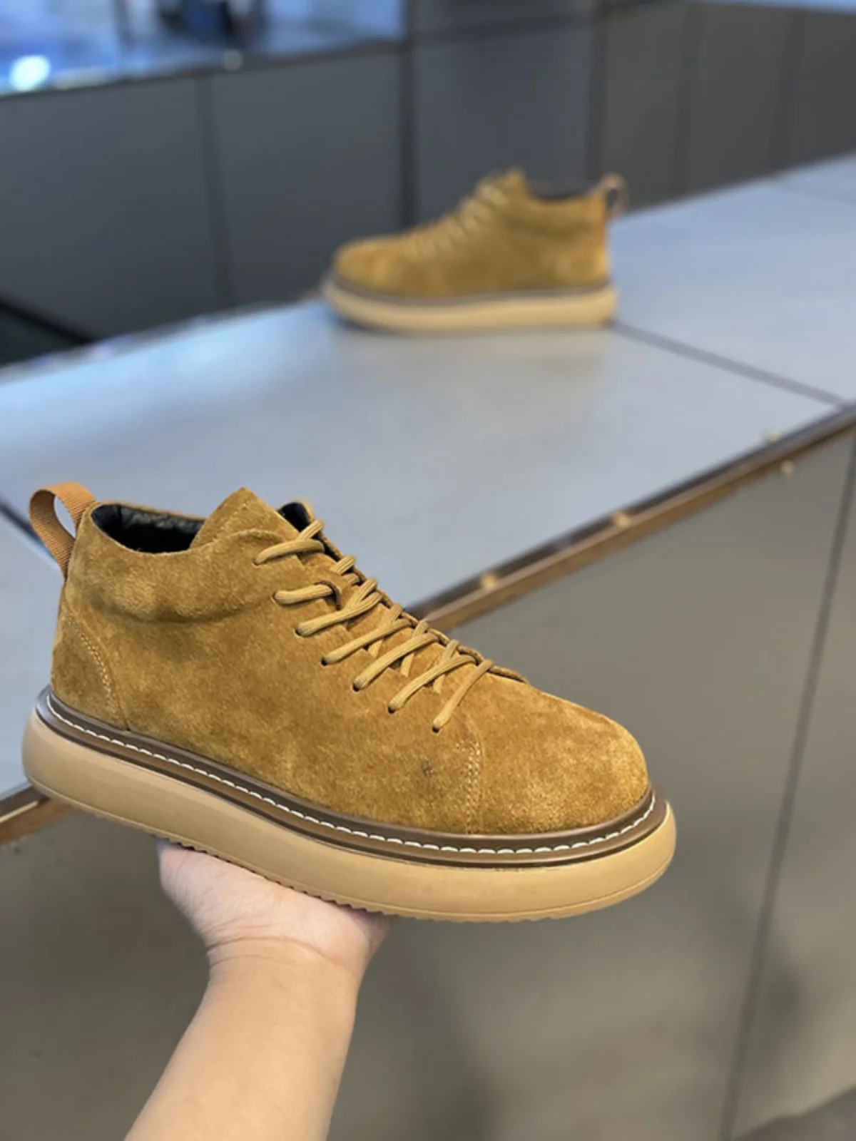 

Ботинки Briti Sle Thi Bot Leather oes Противоскользящие высокие кеды Повседневные мужские oes Модная весна-осень Новая модель