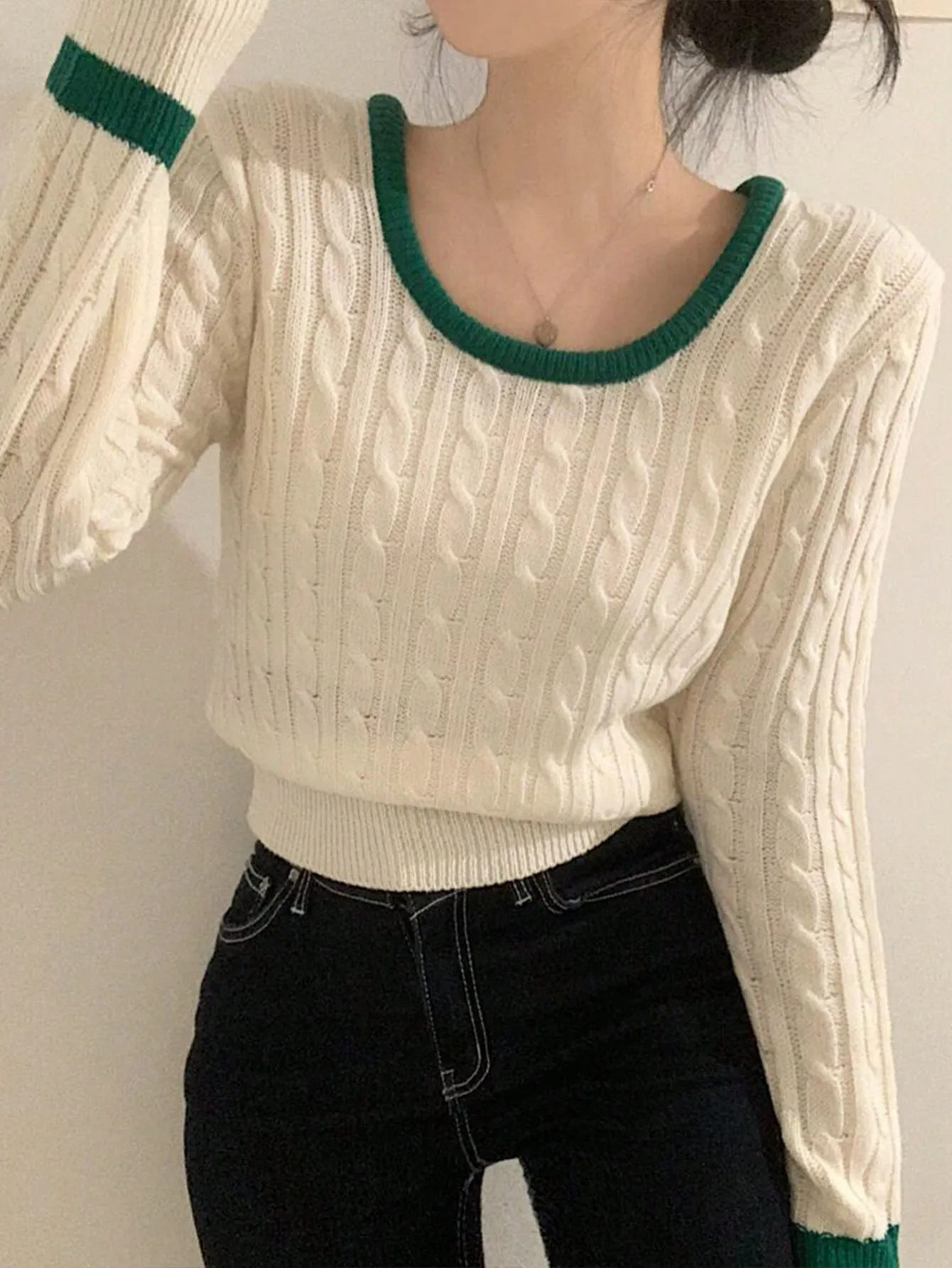 Korean High-End Contrasting Edge U-Neck Knitwear for Women 2024 New Spring & Fall Small Unique and Chic Small Top