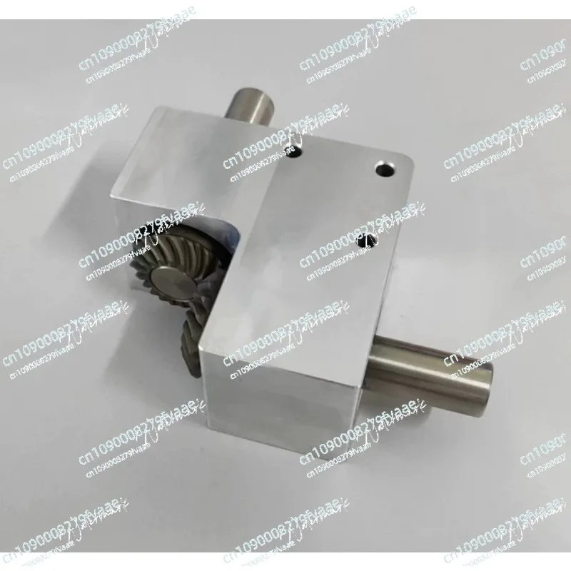 1.5M 19T 15mm Spiral Bevel Aluminum Gearbox 1: 1 Right Angle Commutator Right Angle Corner Turning Device