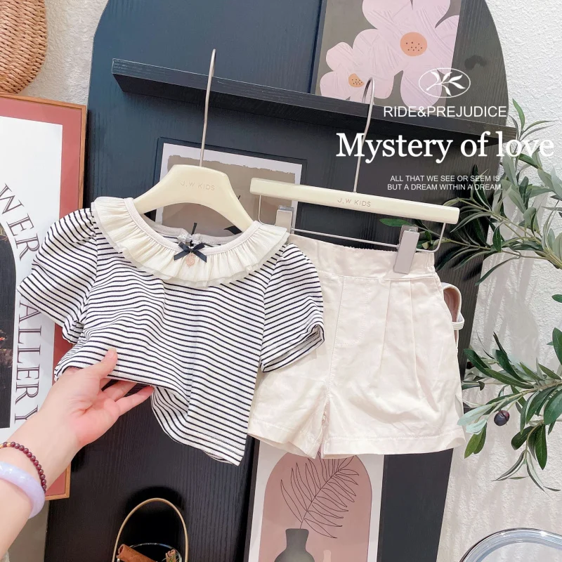 

Girls' summer outfit new style with patchwork lace stripesTVersatile shorts two-piece set available for dropshipping