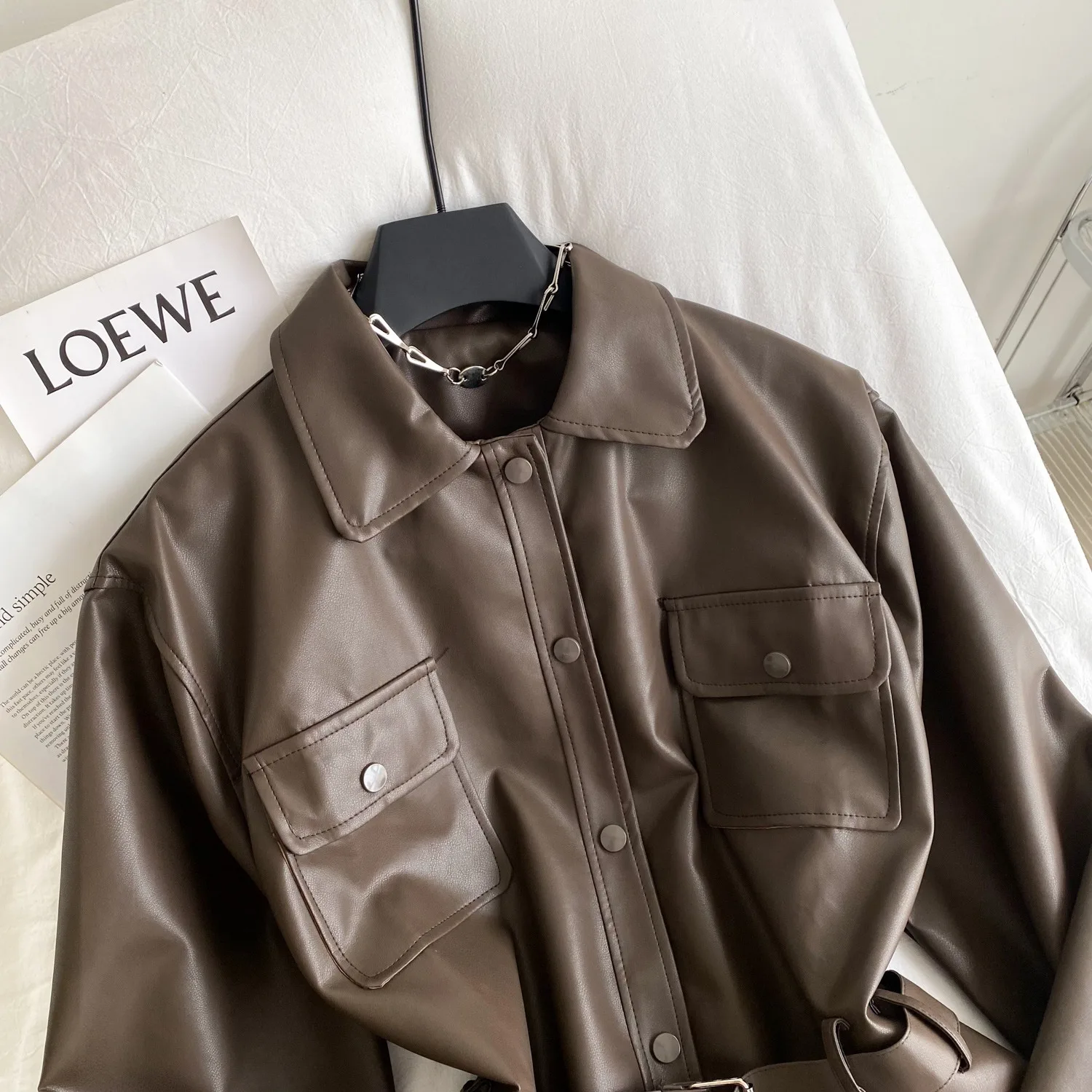 سترات YuooMuoo للسيدات موضة خريف 2025 عتيقة Y2K بخصر نحيف وحزام معاطف من الجلد الصناعي سترات للسيدات