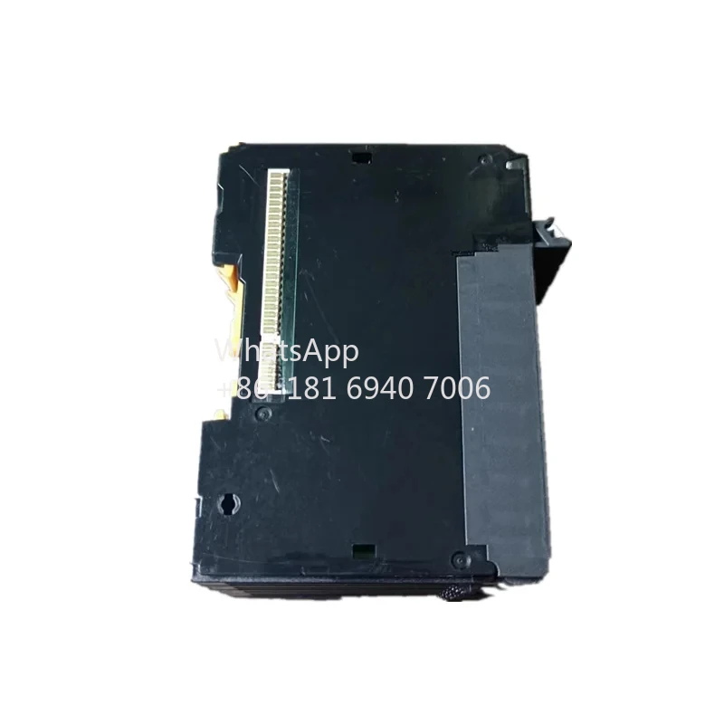 Unidade de saída PLC série NX NX-OC4633 Novo local