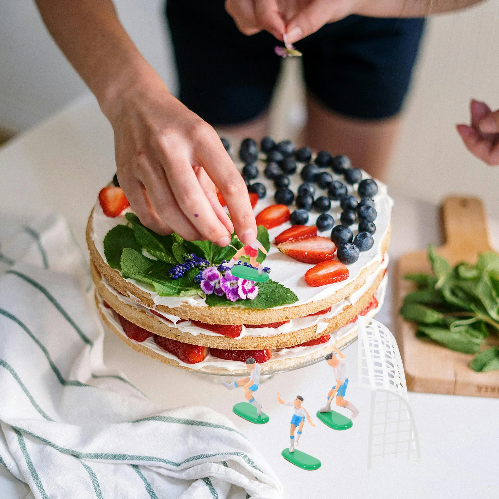 

18pcs Football Team Decor Cake Ornaments Birthday Cake Topper Party Dessert Adornment Small Gift Football Game Theme Decor