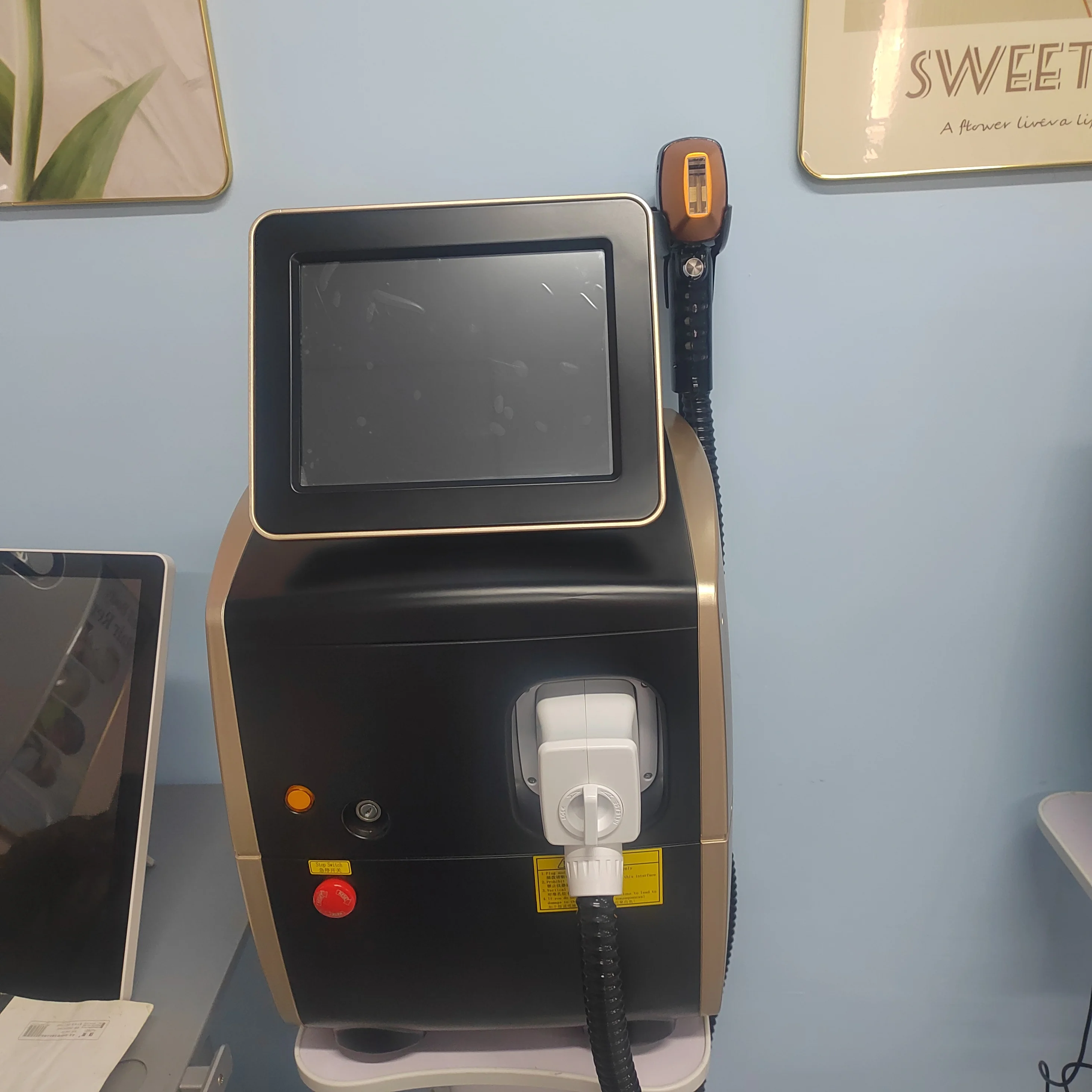 

5000W New Black Gold 808Diode Laser Hair Removal Machine, 3-Wavelength 755/808/1064nm, Permanent & Painless Hair Removal，CE