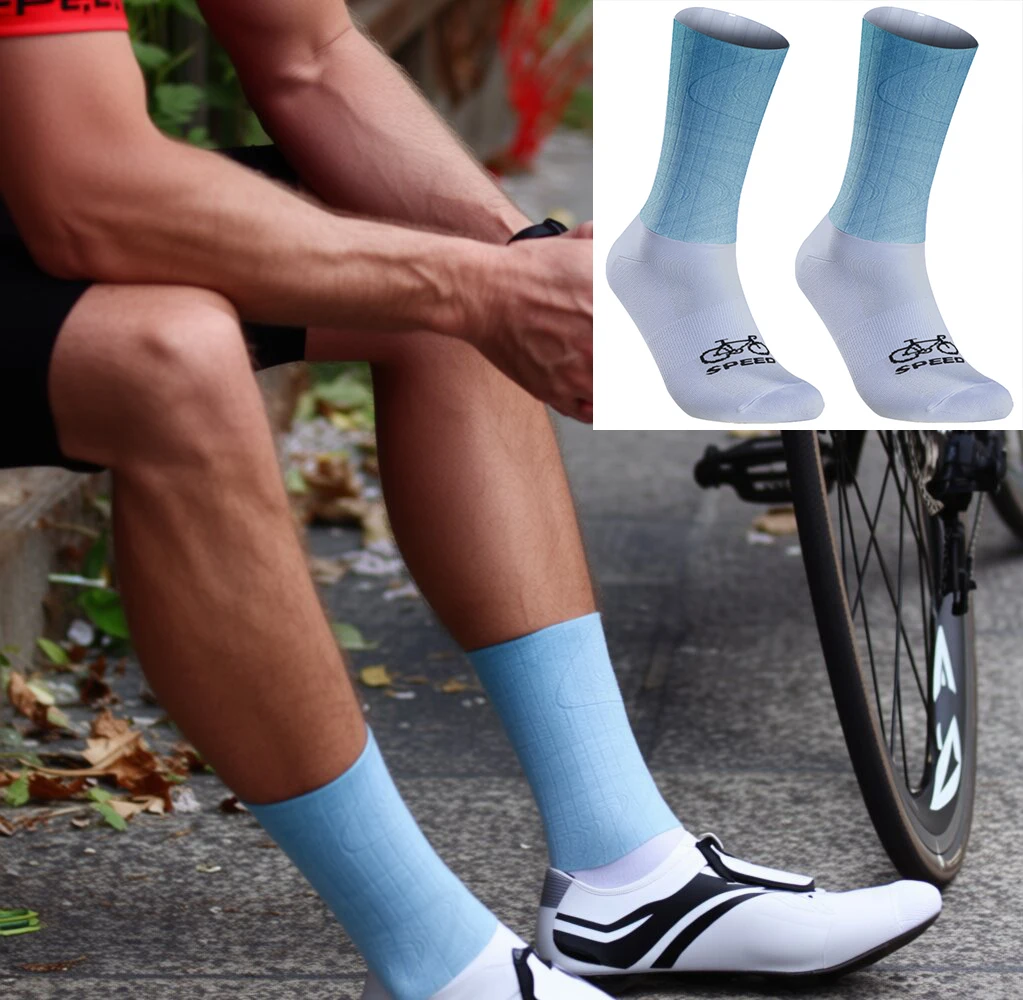 

Comfortable Sweat-Absorbing Cycling Socks, Gradient Dark Pattern, Enjoy a Simple and Comfortable Cycling Experience