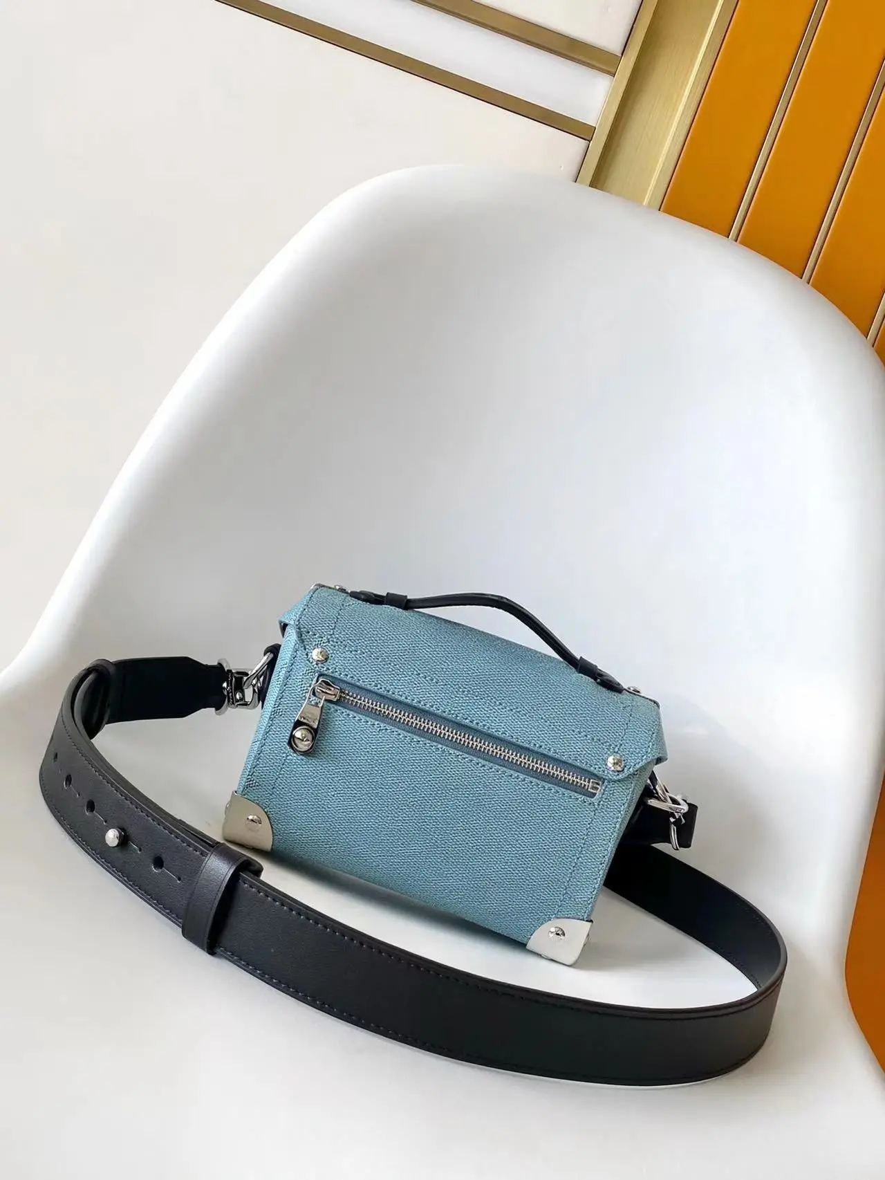 Wide-Strap Convertible Handbag — product information 4