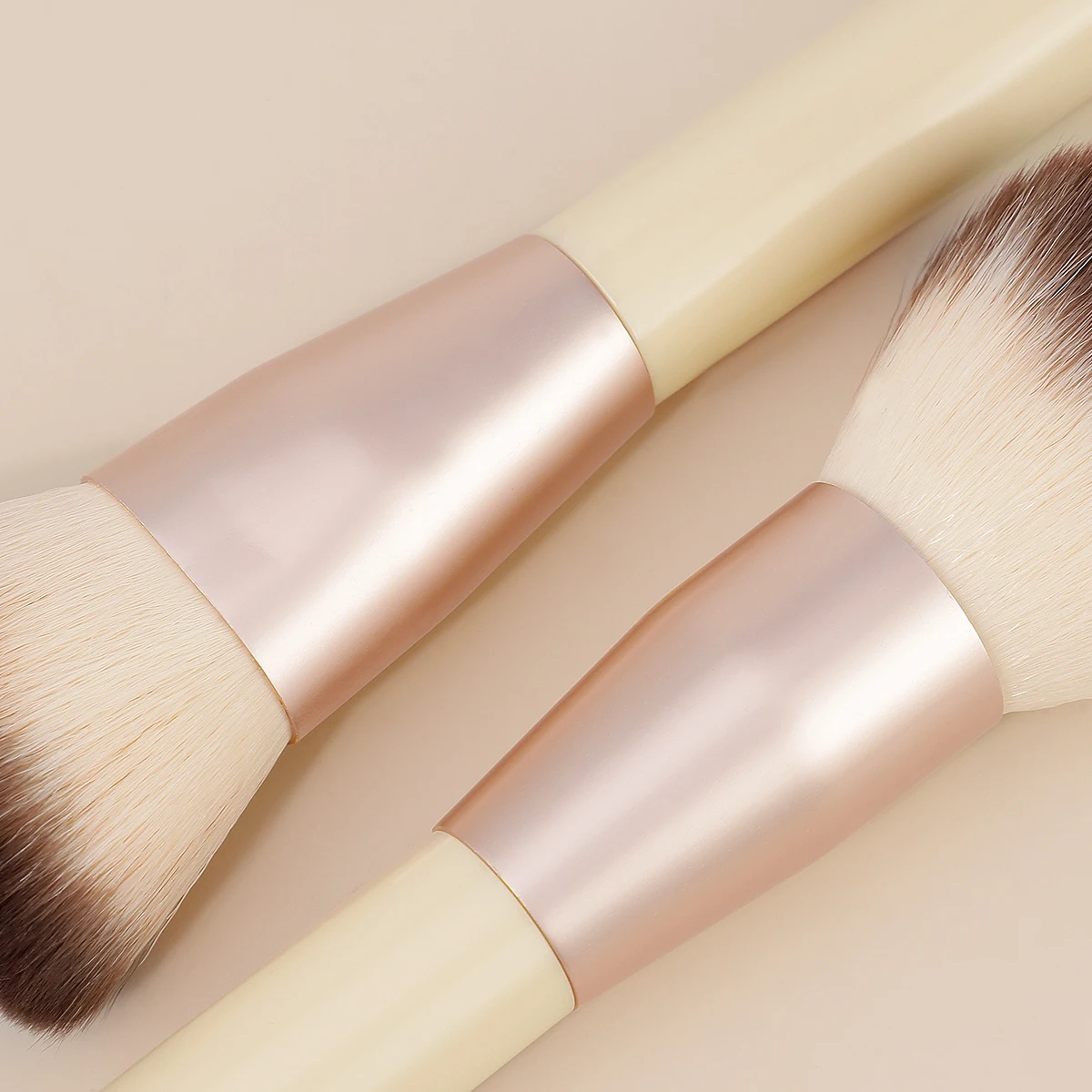 ルースパウダーブラッシュファンデーションアイシャドウ用プレミアムメイクブラシ12本セット - 耐久性のあるハンドルと毛の品質