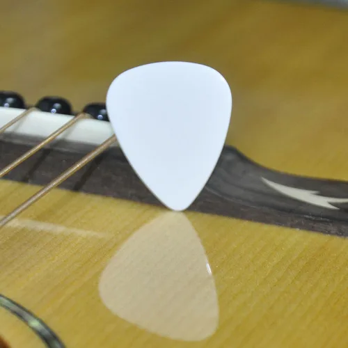 Imagen 2 del producto Venta al por mayor de 500 Uds. De púas de guitarra de celuloide blanco sólido, púas de 0,46mm/0,71mm/0,96mm/1,5mm