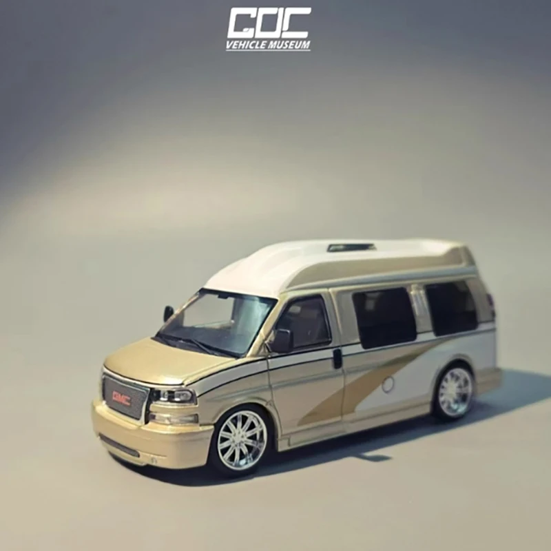 GOC 1/64 GMC SAVANA サバナ サバンナ 白 ホワイト アメ車 GOC Diecast 1:64 Scale GMC SAVANA SUV Alloy Car Model Static