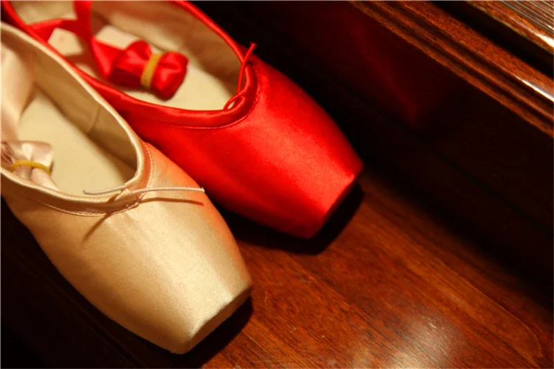 Pointe Shoes Ballet Size 34-42 Child and Adult Red Pink Shoes Professional Dance Shoes with Ribbons Shoes Woman