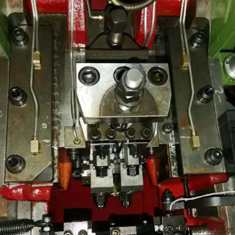 เครื่องจักรผลิตสกรูอัตโนมัติ เครื่องทำสกรูเกลียวปล่อย เครื่องทำสกรูเกลียวปล่อยแบบเย็น