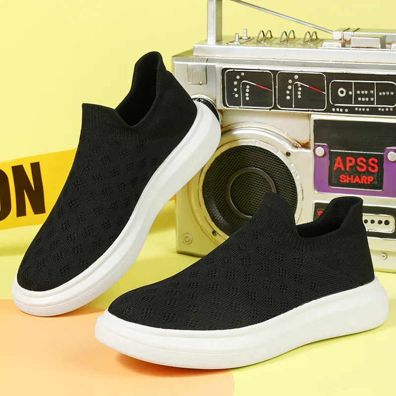 Summer new ultra-light men's shoes sports casual fly-woven breathable lightweight running all black socks
