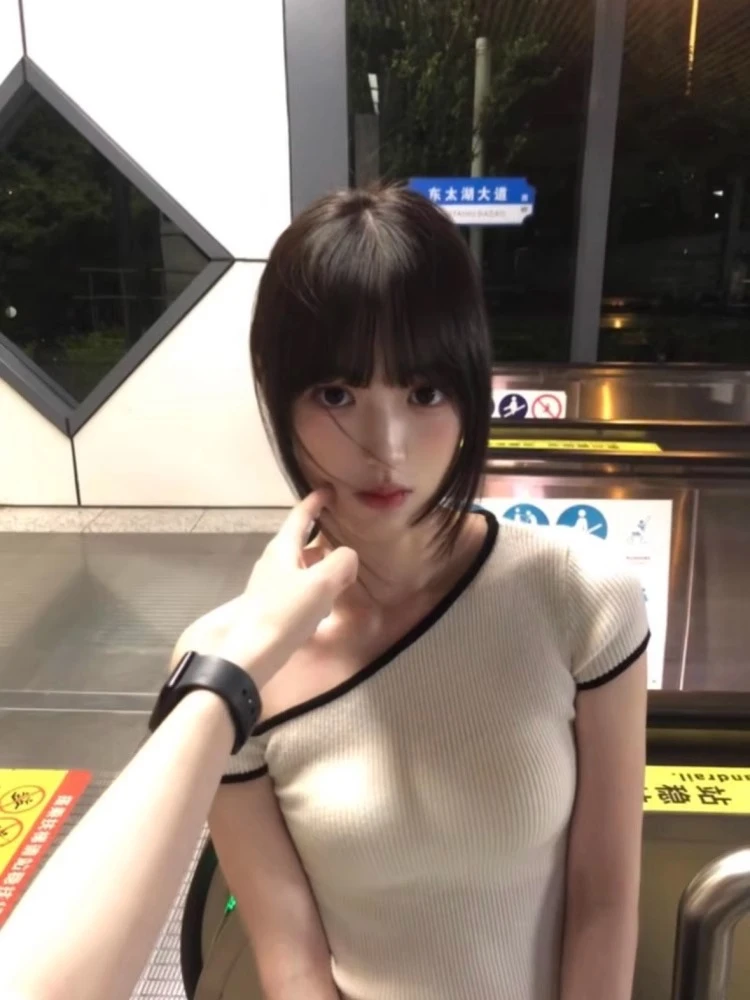 Y2k الجمالية محبوك التباين اللون الجنية بلايز المرأة Harajuku انحراف طوق اقتصاص تي شيرت الشارع الشهير Bodycon التطريز تيز