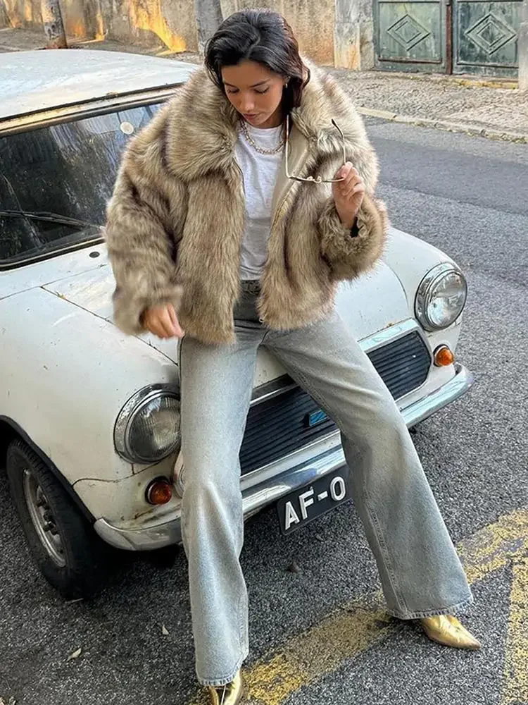 2024 Winter New Fluffy Fur Coat Women Casual Lapel Long Sleeve Faux Fur Cropped Coat Women Miękka gruba ciepła krótka kurtka futrzana