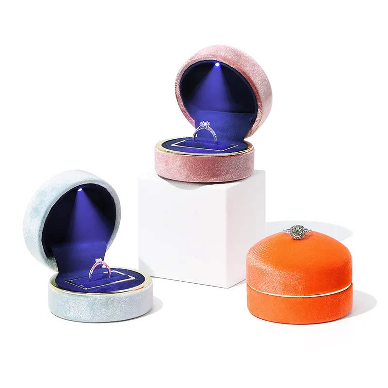 Luxury LED Illuminated Round Velvet Jewelry Box Flannel Ring Bangle Pendant Box Engagement Proposal Wedding Gift Packaging Box