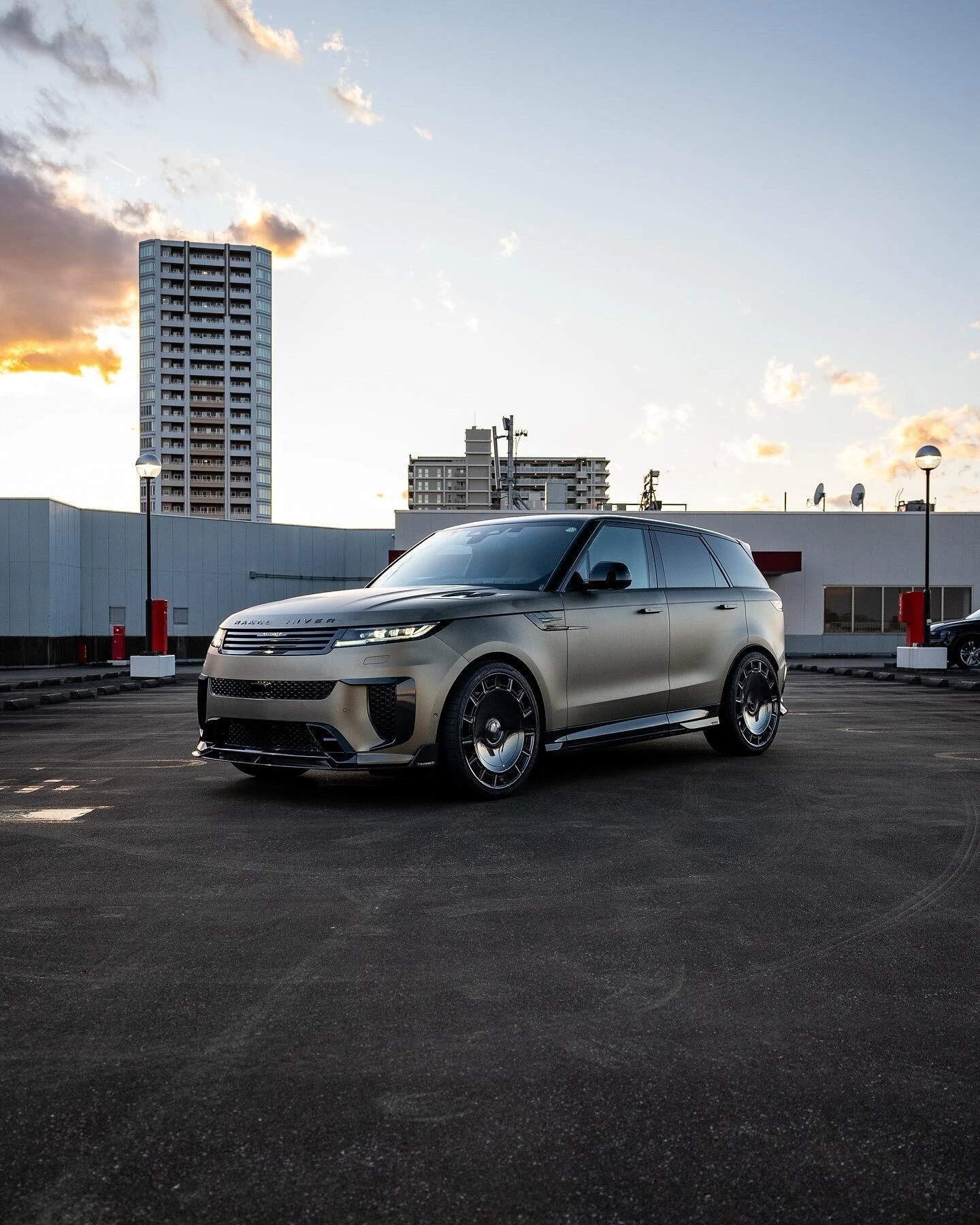 Dry Carbon Fiber Body Kit for RANGE ROVER SPORT SV Msy Style  Front Lip Skirt Rear Diffuser Spoiler Hood Wide Body Kit