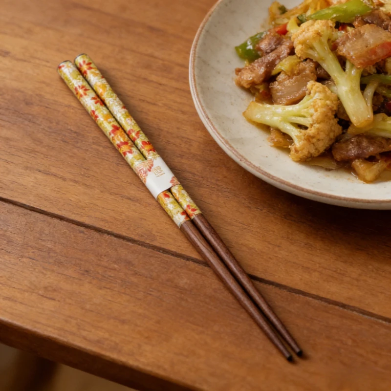 New Japanese Imported Sakura Solid Wood Chopsticks Japanese Style Pointed Tip Heat Resistant Non Slip Home Exquisite Chopsticks
