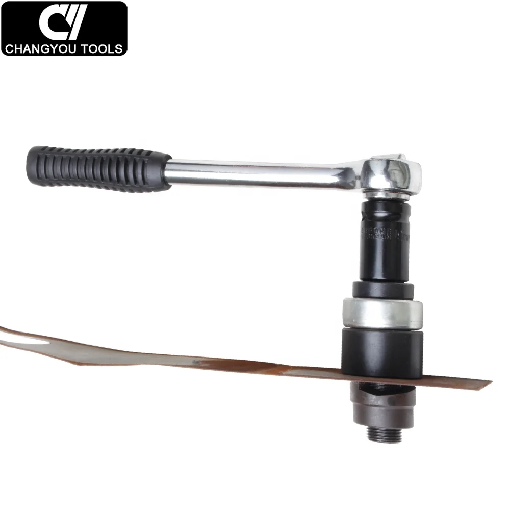 

Ручной дырокол CC-60, диапазон отверстий 22,5–61,5 мм, давление 6T, толщина листа до 2 мм