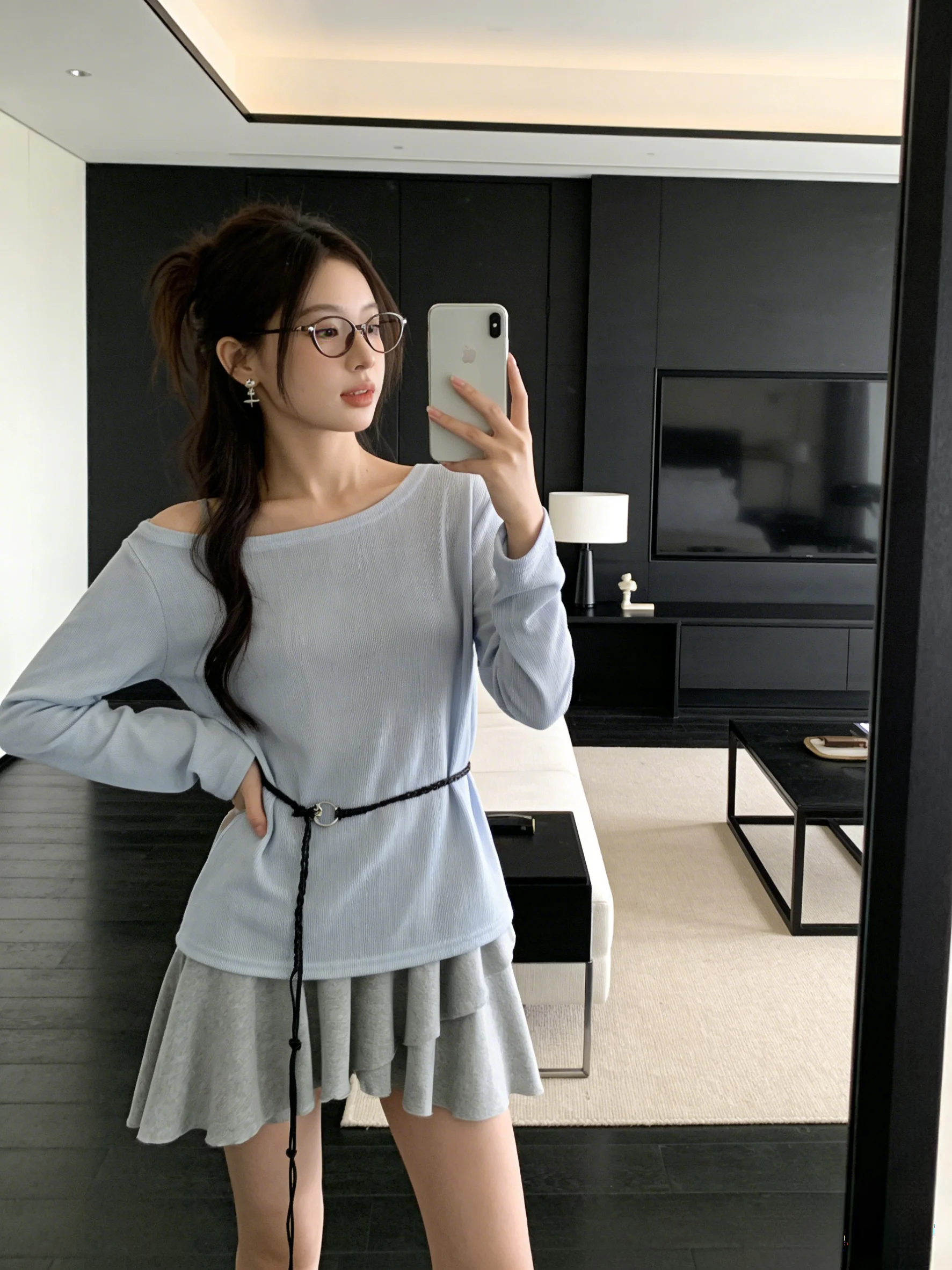 

Spring Summer Skin-Friendly Sun Protection Shoulder-Baring T-Shirt Waist-Cinching Slimming Crop Top And Vest Set Casual Korea...