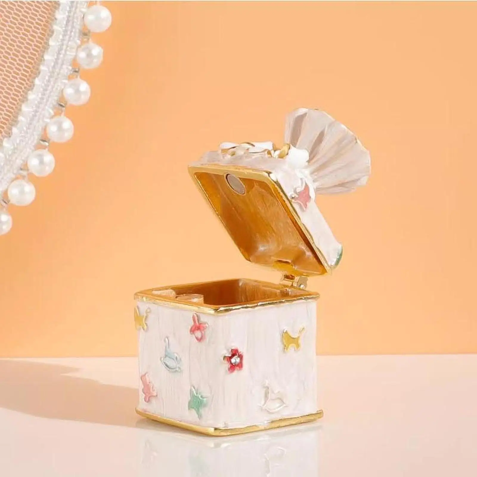 

Mini Jewelry Box for Women Cute Metal Gifts Jewelry Display for Necklace Mom