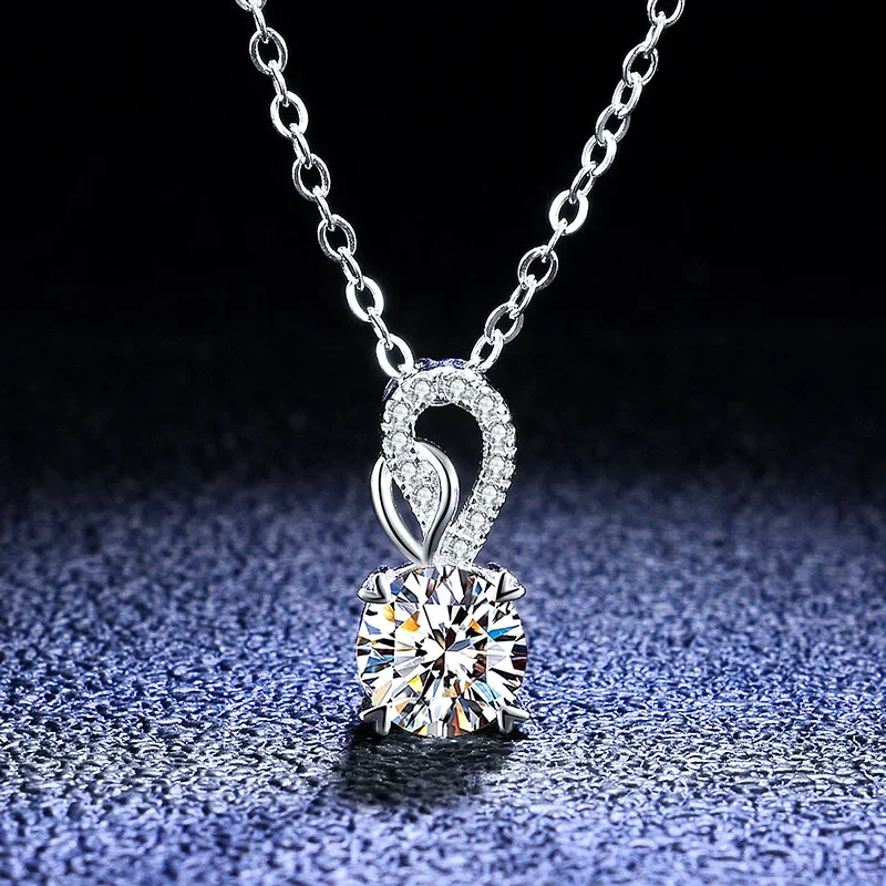 18K gold pendant 1 carat moissanite necklace pendant women's fashion classic four claw PT950 platinum jewelry