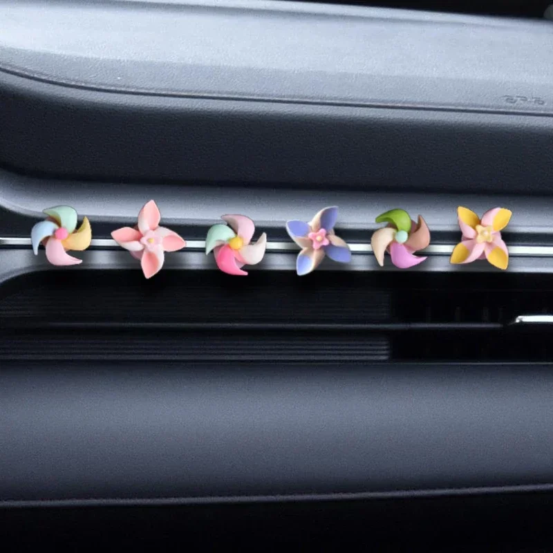 Windgesteuertes Auto, rotierende Ornamente, kleine kreative Mittelkonsole, Innendekoration, Zubehör für Fahrzeuge