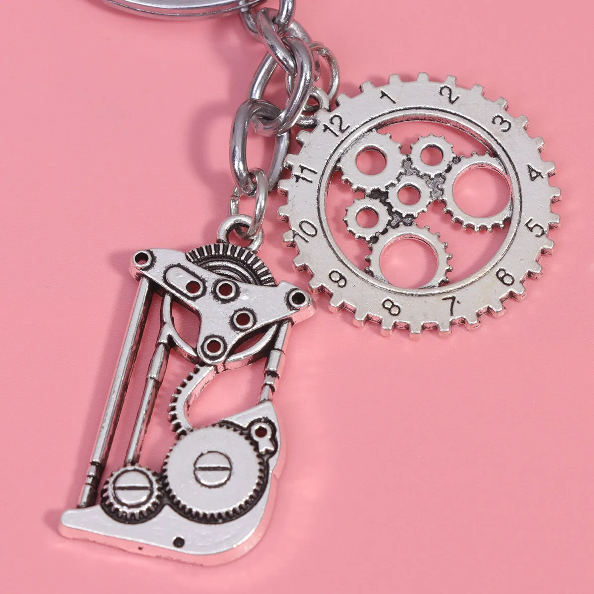Clock Gear Keychains Steampunk Style Creative Metal Key Rings for Keys Bag Decor Purse Backpack Wallet Party Treats Stocking