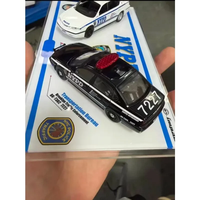 2026 Foshan Show Exclusive Rollin 1:64 8th Gen Chevrolet Impala NYPD Police Car Diecast Collectible Model Car