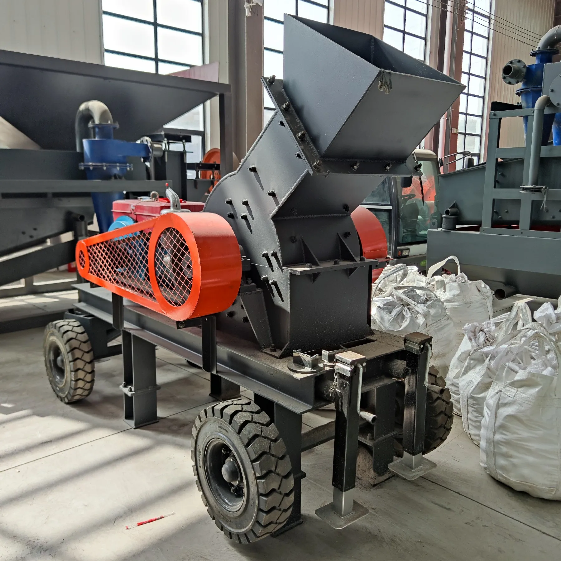 YG Customized Portable Mini Diesel Engine Hammer Mill Crusher,  Mobile Coal Glass Gold Ore Rock Stone Hammer Crushing Machine