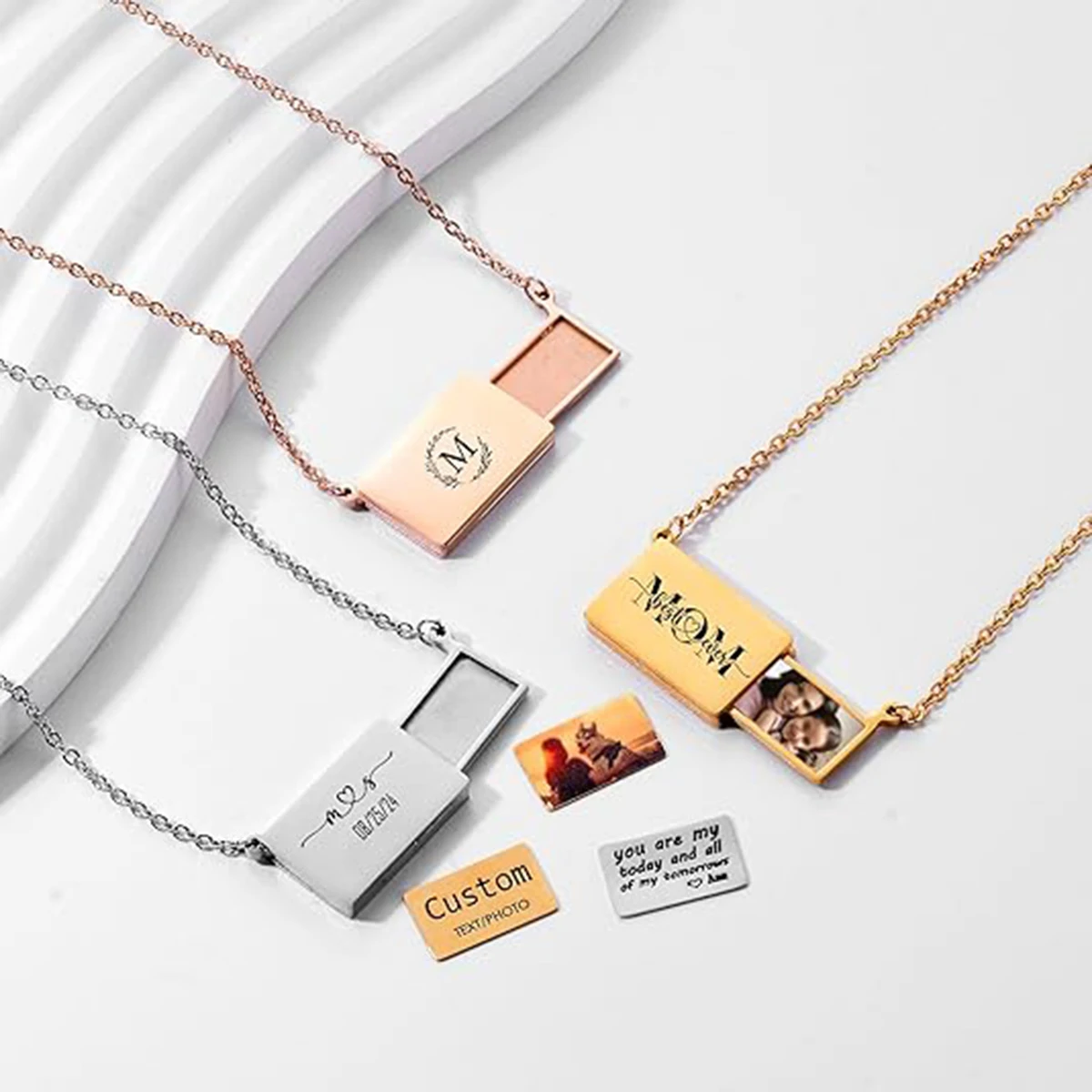 شخصية المغلف سحب التدريجي صورة قلادة الفولاذ المقاوم للصدأ المنجد قلادة لصديق العائلة مخصص نقش المجوهرات التذكارية