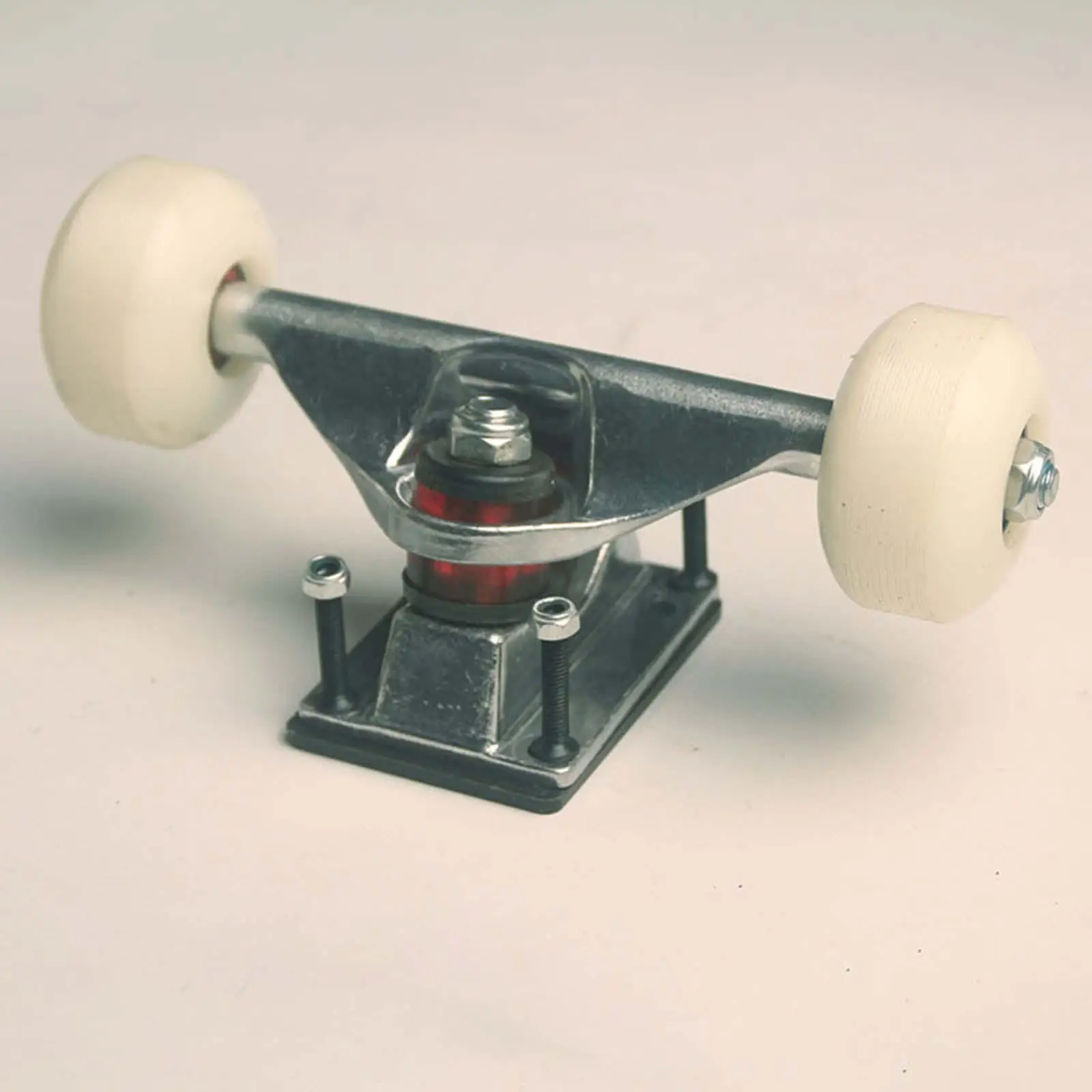 

Soft Trucks Skateboarding Practice Accessory 5 Inch Trucks with High Speed Wheels for Skateboard Things
