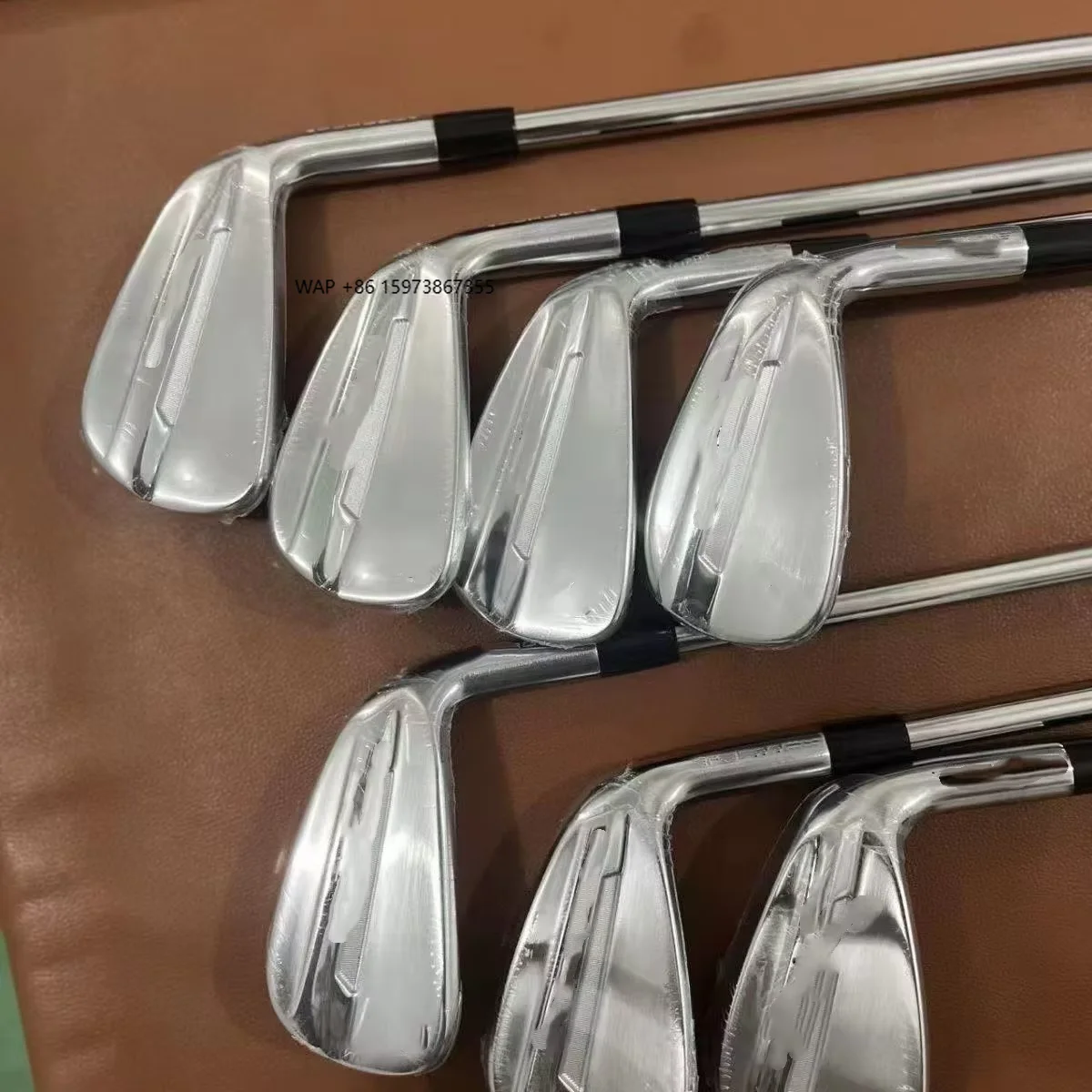 

Set of Golf Iron Right Handed Golf Clubs Stainless Steel Black Iron for Right Hand Users 4-pw Forged Iron Set