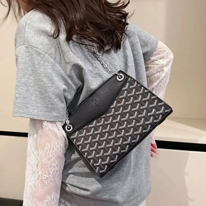 

Portable One Shoulder New Model In 2025 Reliable Practical Stylish Stylish Presbyopic Cute Classic Female Bag